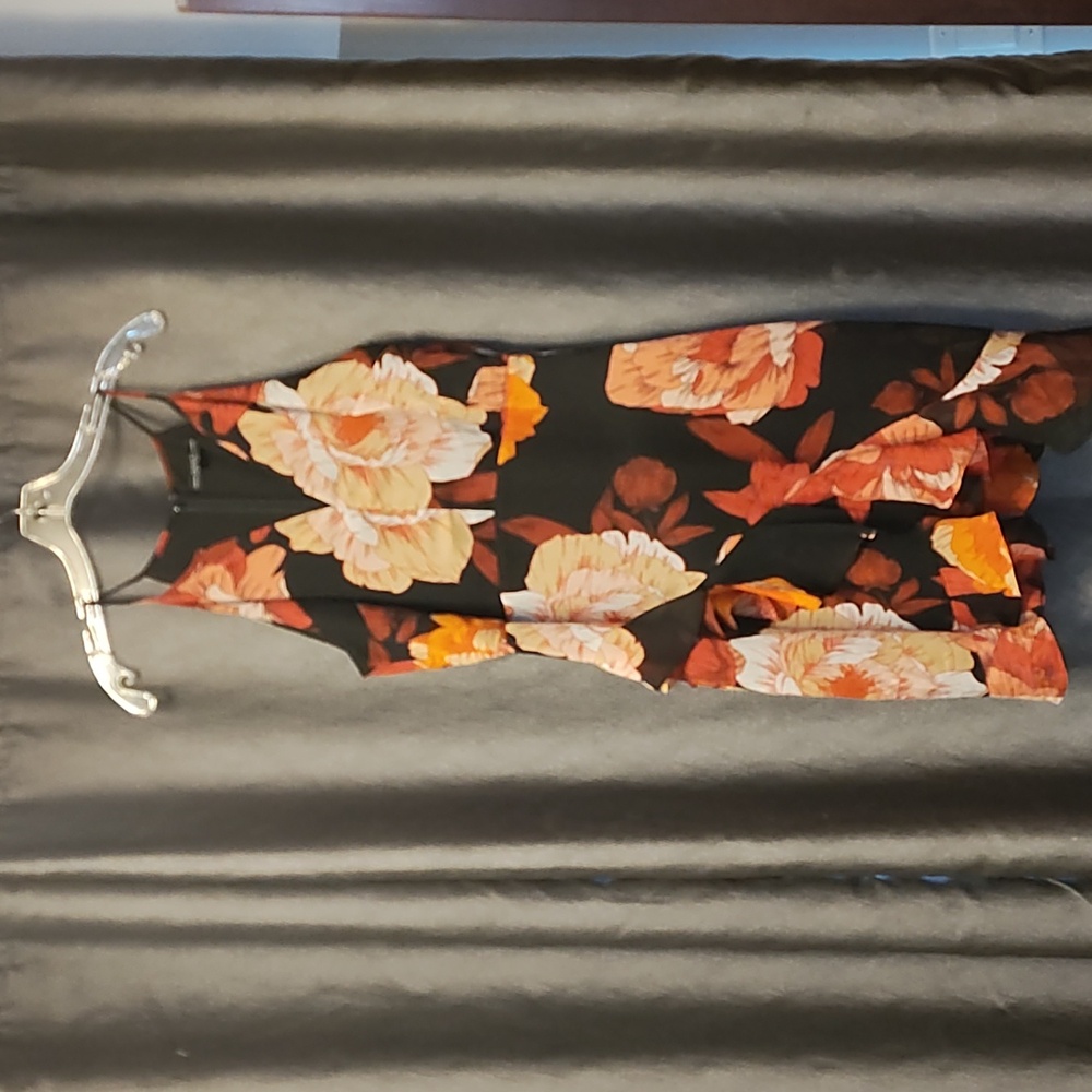 Guess floral pattern dress.  Chiffon, with lining sz L